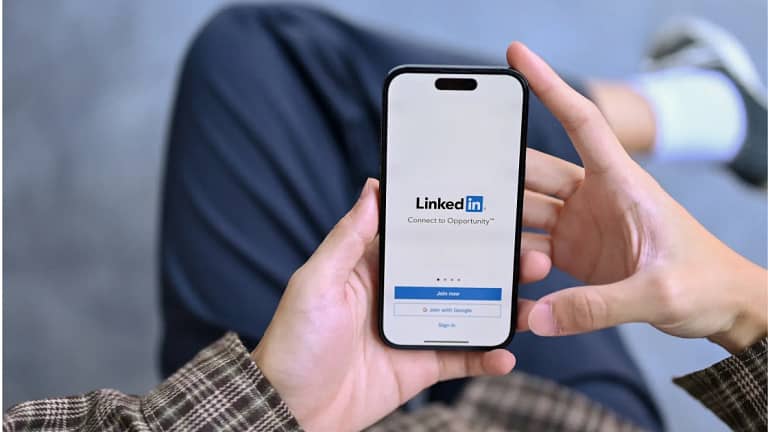 Read more about the article How To Optimize Your Linkedin Profile For Job Search
